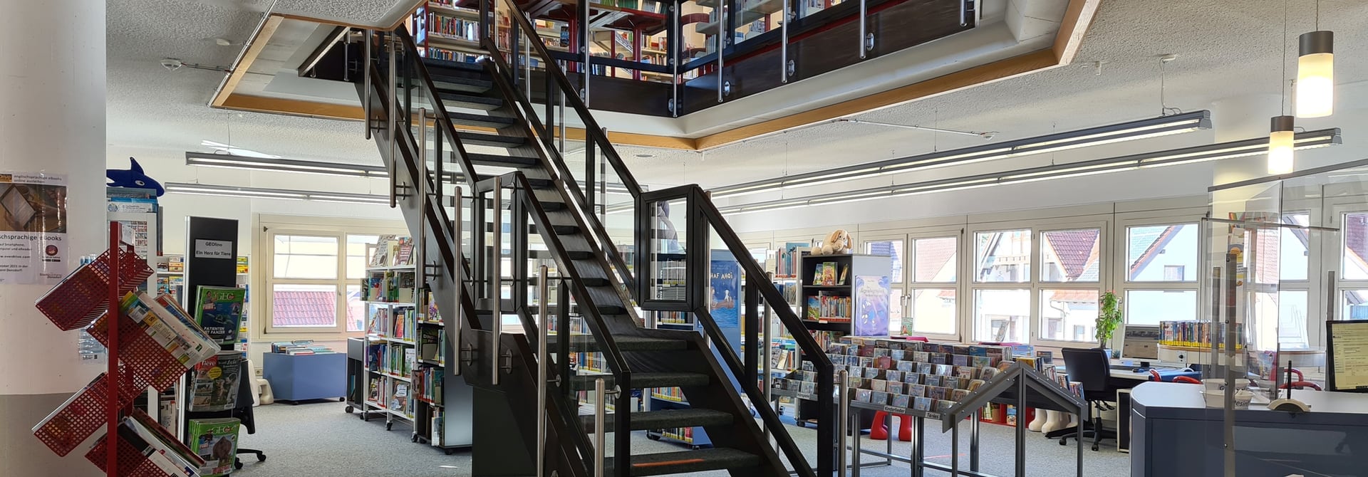 Treppe in der Stadtbücherei Donzdorf